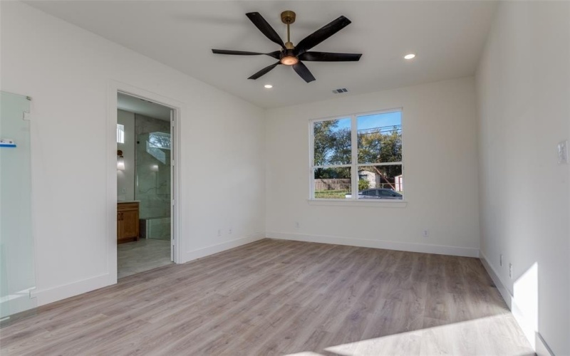 901 Sam Houston Street, Rockwall, TX 75087, 4 Habitaciones Habitaciones , ,3 BañosBaños,Residential,En Venta,901 Sam Houston Street,0,21105978