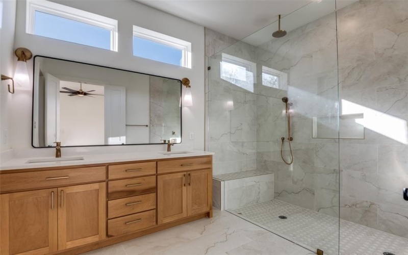 901 Sam Houston Street, Rockwall, TX 75087, 4 Habitaciones Habitaciones , ,3 BañosBaños,Residential,En Venta,901 Sam Houston Street,0,21105978