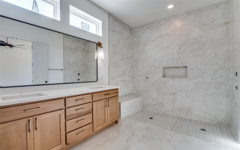 901 Sam Houston Street, Rockwall, TX 75087, 4 Habitaciones Habitaciones , ,3 BañosBaños,Residential,En Venta,901 Sam Houston Street,0,21105978