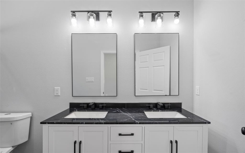 2100 Cactus Alley, Granbury, TX 76048, 4 Bedrooms Bedrooms, ,2 BathroomsBathrooms,Residential,For Sale,2100 Cactus Alley,20868662