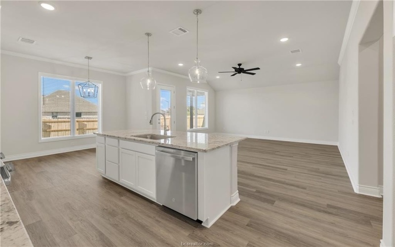 4089 Crestmont Drive, College Station, TX 77845, 3 Habitaciones Habitaciones , ,2 BañosBaños,Residential,En Venta,4089 Crestmont Drive,0,25011178