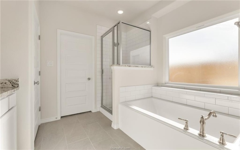 4089 Crestmont Drive, College Station, TX 77845, 3 Habitaciones Habitaciones , ,2 BañosBaños,Residential,En Venta,4089 Crestmont Drive,0,25011178