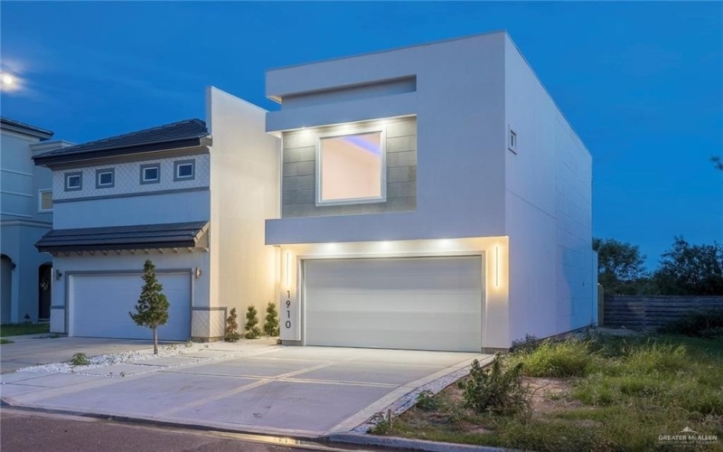 1910 Sunset Drive, Mission, TX 78572, 3 Bedrooms Bedrooms, ,2 BathroomsBathrooms,Residential,For Sale,1910 Sunset Drive,0,486033