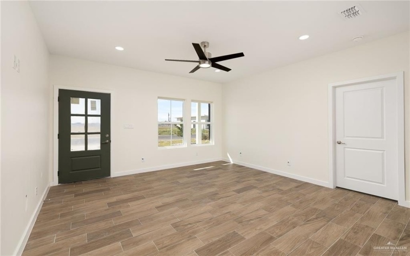 306 Merida Drive, Donna, TX 78537, 3 Bedrooms Bedrooms, ,2 BathroomsBathrooms,Residential,For Sale,306 Merida Drive,0,486441