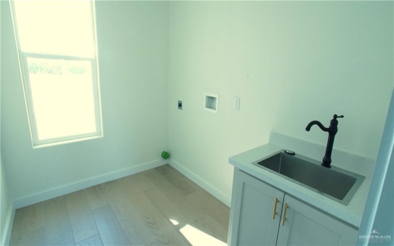 403 Faith Drive, La Feria, TX 78559, 3 Bedrooms Bedrooms, ,3 BathroomsBathrooms,Residential,For Sale,403 Faith Drive,0,486479