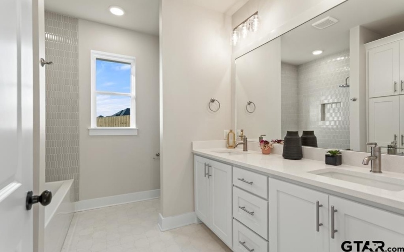 7173 Alexander, Tyler, TX 75707, 4 Bedrooms Bedrooms, ,2 BathroomsBathrooms,Residential,For Sale,7173 Alexander,0,25016356