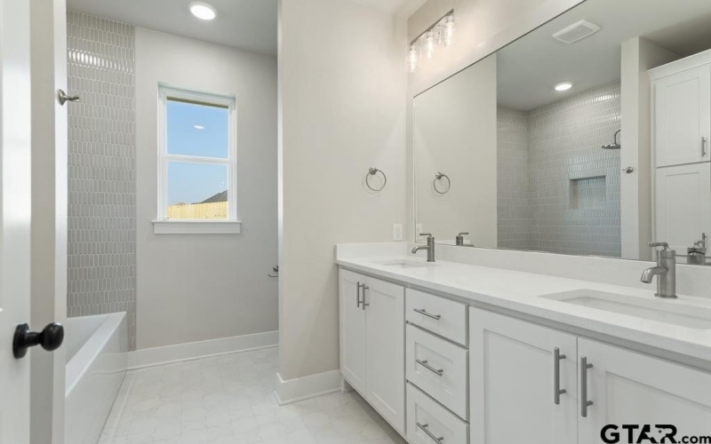 7173 Alexander, Tyler, TX 75707, 4 Bedrooms Bedrooms, ,2 BathroomsBathrooms,Residential,For Sale,7173 Alexander,0,25016356