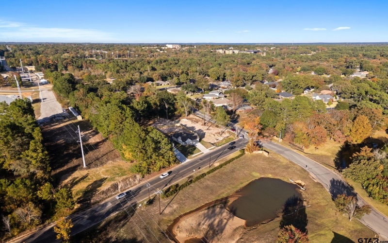 2958 Calloway Road, Tyler, TX 75707, 3 Bedrooms Bedrooms, ,2 BathroomsBathrooms,Residential,For Sale,2958 Calloway Road,0,25016369