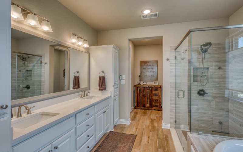 2913 Blue Lake Dr., Horseshoe Bay, TX 78657, 3 Bedrooms Bedrooms, ,2 BathroomsBathrooms,Residential,For Sale,2913 Blue Lake Dr.,0,175622