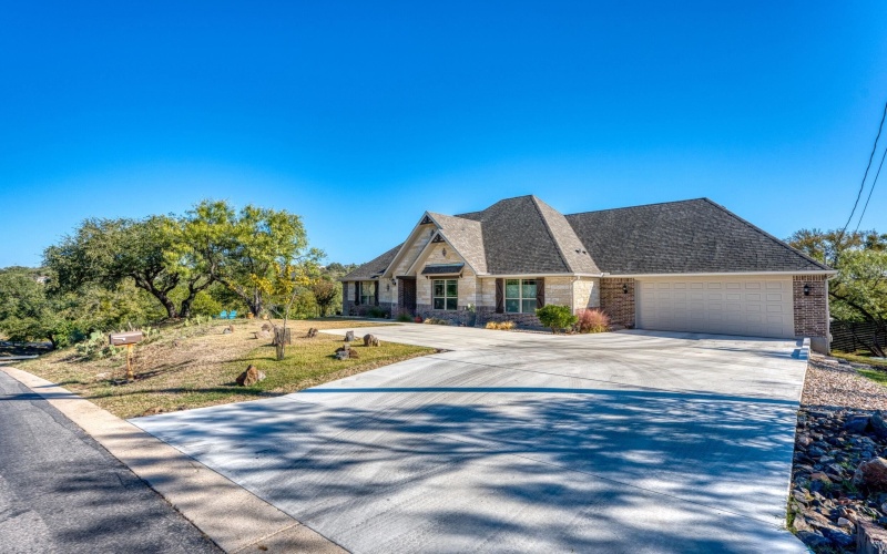 2913 Blue Lake Dr., Horseshoe Bay, TX 78657, 3 Bedrooms Bedrooms, ,2 BathroomsBathrooms,Residential,For Sale,2913 Blue Lake Dr.,0,175622