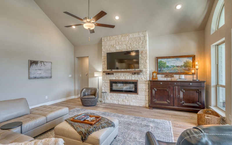 2913 Blue Lake Dr., Horseshoe Bay, TX 78657, 3 Bedrooms Bedrooms, ,2 BathroomsBathrooms,Residential,For Sale,2913 Blue Lake Dr.,0,175622