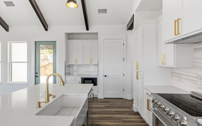 1825 Foothills Dr, Kerrville, TX 78028, 4 Habitaciones Habitaciones , ,3 BañosBaños,Residential,En Venta,1825 Foothills Dr,0,120812