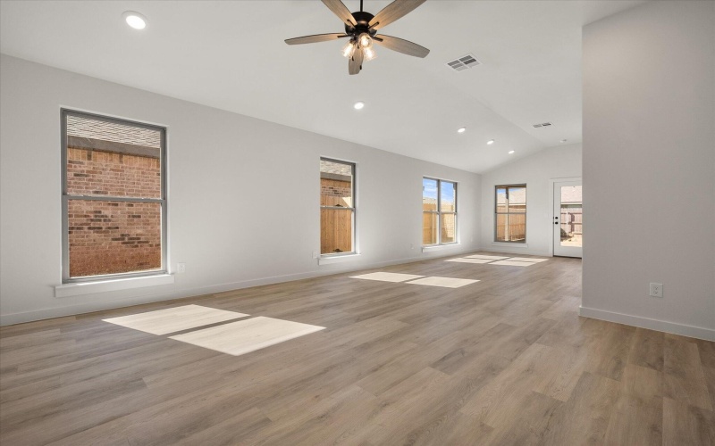 2015 Cottonwood Avenue, Wolfforth, TX 79382, 4 Habitaciones Habitaciones , ,2 BañosBaños,Residential,En Venta,2015 Cottonwood Avenue,0,202562787