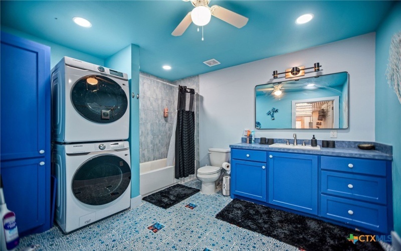 185 E Tiki Drive, Seadrift, TX 77983, 1 Bedroom Bedrooms, ,2 BathroomsBathrooms,Residential,For Sale,185 E Tiki Drive,0,597217