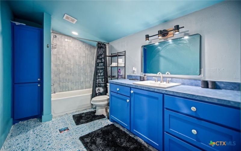 185 E Tiki Drive, Seadrift, TX 77983, 1 Bedroom Bedrooms, ,2 BathroomsBathrooms,Residential,For Sale,185 E Tiki Drive,0,597217