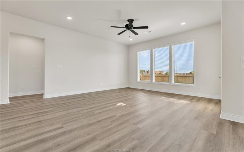 4084 Crestmont Drive, College Station, TX 77845, 3 Habitaciones Habitaciones , ,3 BañosBaños,Residential,En Venta,4084 Crestmont Drive,0,25011179