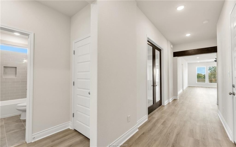 4084 Crestmont Drive, College Station, TX 77845, 3 Habitaciones Habitaciones , ,3 BañosBaños,Residential,En Venta,4084 Crestmont Drive,0,25011179