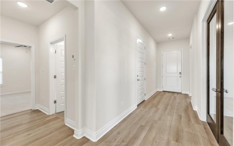 4084 Crestmont Drive, College Station, TX 77845, 3 Habitaciones Habitaciones , ,3 BañosBaños,Residential,En Venta,4084 Crestmont Drive,0,25011179