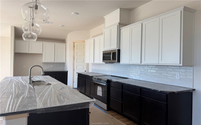 4084 Crestmont Drive, College Station, TX 77845, 3 Bedrooms Bedrooms, ,3 BathroomsBathrooms,Residential,For Sale,4084 Crestmont Drive,0,25011179