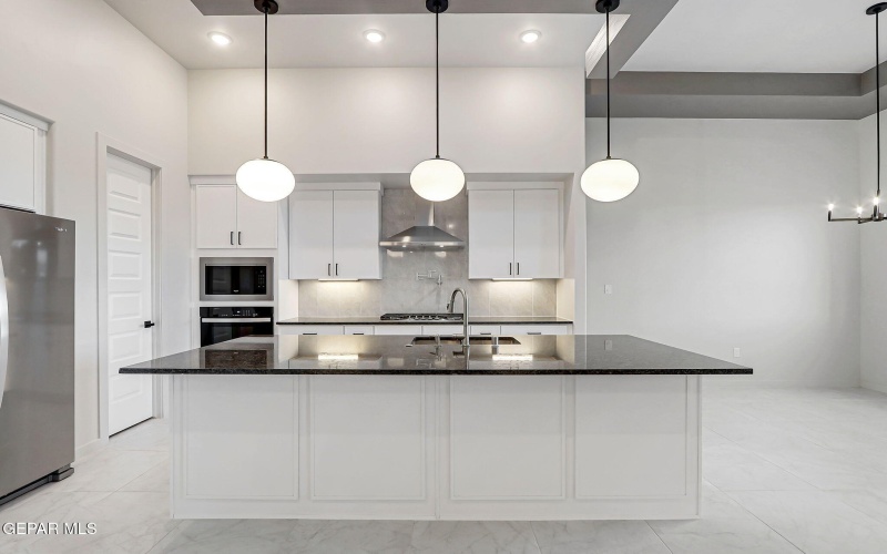 836 Eltham Drive, Horizon City, TX 79928, 4 Bedrooms Bedrooms, ,3 BathroomsBathrooms,Residential,For Sale,836 Eltham Drive,0,933397