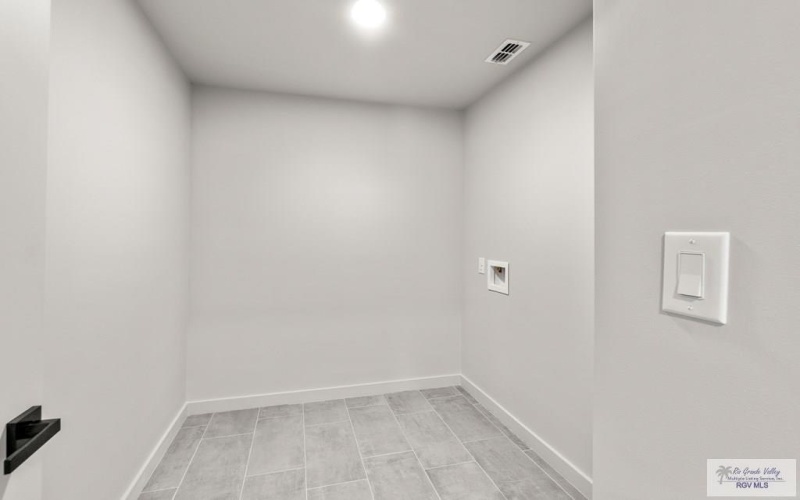 6025 DAKOTA ROSE CIR, BROWNSVILLE, TX 78521, 3 Habitaciones Habitaciones , ,2 BañosBaños,Residential,En Venta,6025 DAKOTA ROSE CIR,0,29769876