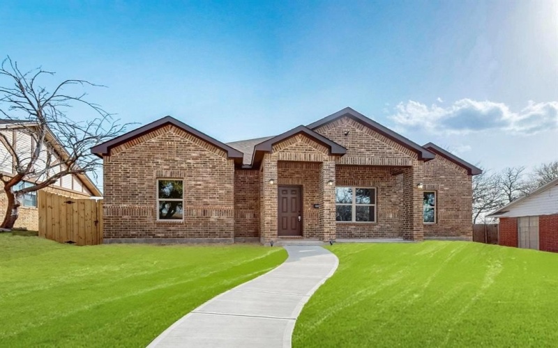 706 Poinsettia Drive, Lancaster, TX 75146, 4 Habitaciones Habitaciones , ,2 BañosBaños,Residential,En Venta,706 Poinsettia Drive,0,21047603