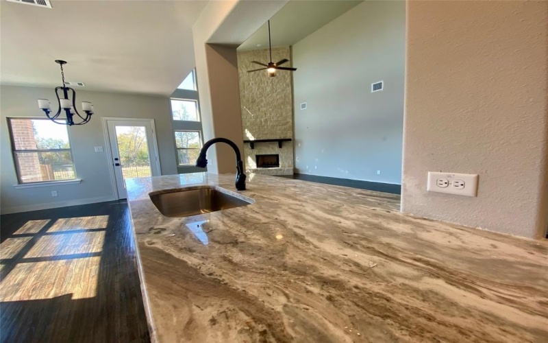 350 Devonshire Drive, Greenville, TX 75401, 4 Habitaciones Habitaciones , ,3 BañosBaños,Residential,En Venta,350 Devonshire Drive,0,21065971