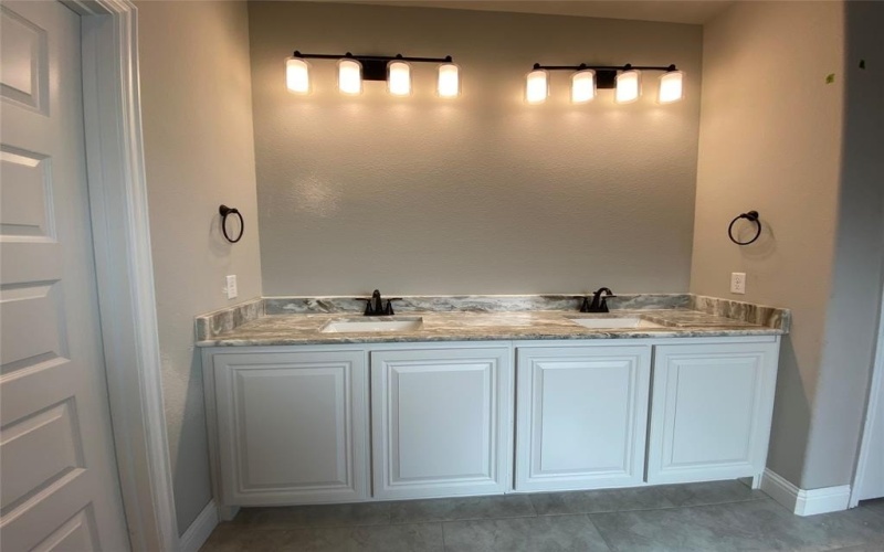 350 Devonshire Drive, Greenville, TX 75401, 4 Habitaciones Habitaciones , ,3 BañosBaños,Residential,En Venta,350 Devonshire Drive,0,21065971