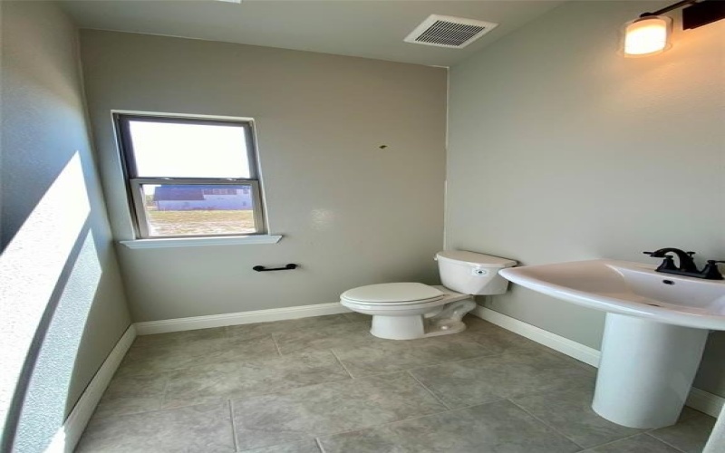 350 Devonshire Drive, Greenville, TX 75401, 4 Habitaciones Habitaciones , ,3 BañosBaños,Residential,En Venta,350 Devonshire Drive,0,21065971