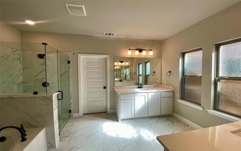 360 Devonshire Drive, Greenville, TX 75401, 5 Habitaciones Habitaciones , ,5 BañosBaños,Residential,En Venta,360 Devonshire Drive,0,21065987