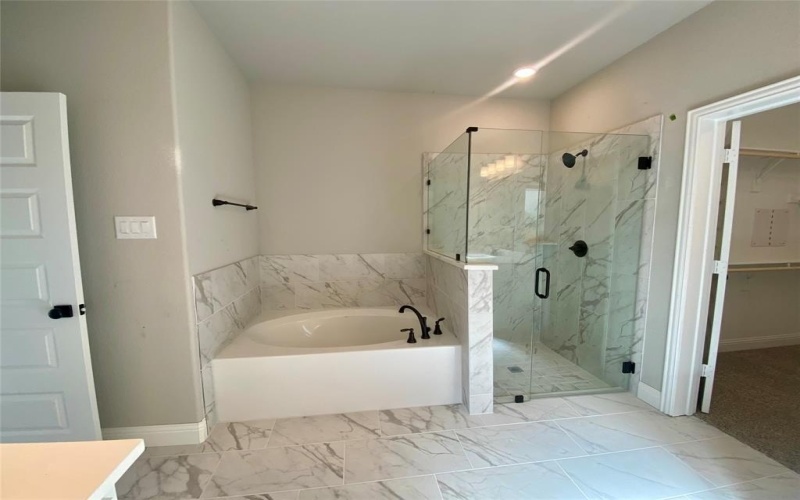 360 Devonshire Drive, Greenville, TX 75401, 5 Habitaciones Habitaciones , ,5 BañosBaños,Residential,En Venta,360 Devonshire Drive,0,21065987