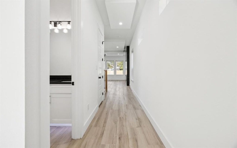 1035 Strickland Street, Dallas, TX 75211, 4 Bedrooms Bedrooms, ,5 BathroomsBathrooms,Residential,For Sale,1035 Strickland Street,0,21106626