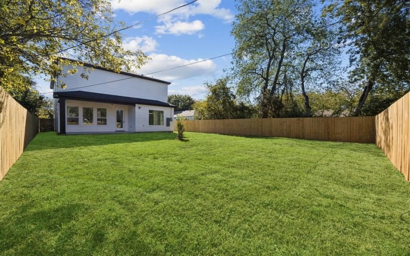 1035 Strickland Street, Dallas, TX 75211, 4 Bedrooms Bedrooms, ,5 BathroomsBathrooms,Residential,For Sale,1035 Strickland Street,0,21106626