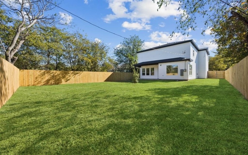 1035 Strickland Street, Dallas, TX 75211, 4 Bedrooms Bedrooms, ,5 BathroomsBathrooms,Residential,For Sale,1035 Strickland Street,0,21106626