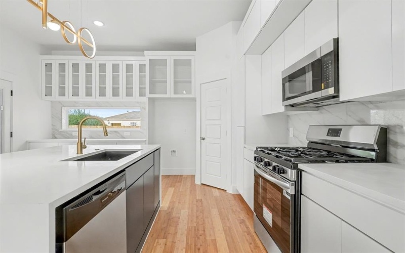 903 18th Street, Dallas, TX 75216, 4 Habitaciones Habitaciones , ,2 BañosBaños,Residential,En Venta,903 18th Street,0,21106754