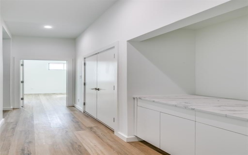 1727 Novela Way, Dallas, TX 75215, 3 Habitaciones Habitaciones , ,3 BañosBaños,Residential,En Venta,1727 Novela Way,0,21106810