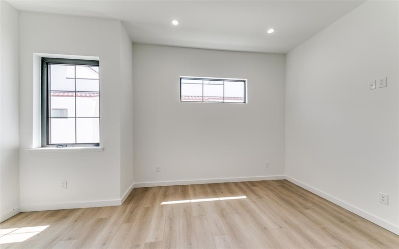 1767 Novela Way, Dallas, TX 75215, 3 Bedrooms Bedrooms, ,3 BathroomsBathrooms,Residential,For Sale,1767 Novela Way,0,21106822