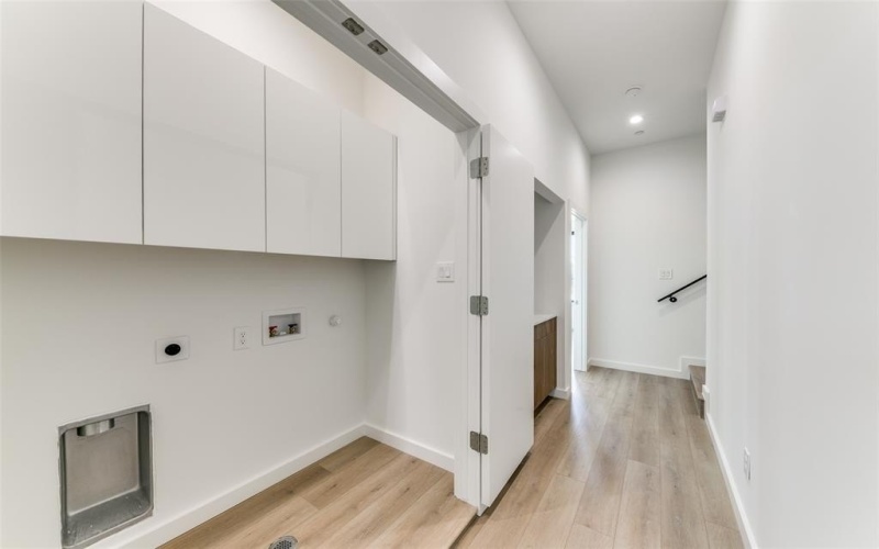 1767 Novela Way, Dallas, TX 75215, 3 Bedrooms Bedrooms, ,3 BathroomsBathrooms,Residential,For Sale,1767 Novela Way,0,21106822