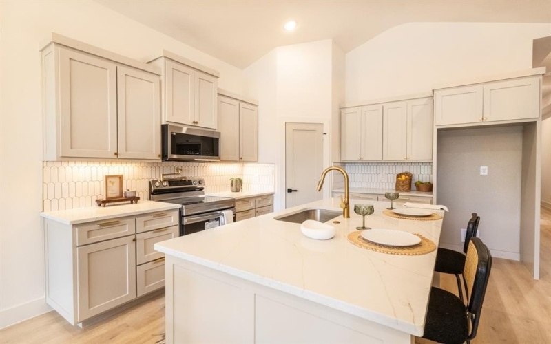 5104 Curzon Avenue, Fort Worth, TX 76107, 4 Bedrooms Bedrooms, ,2 BathroomsBathrooms,Residential,For Sale,5104 Curzon Avenue,0,21106904