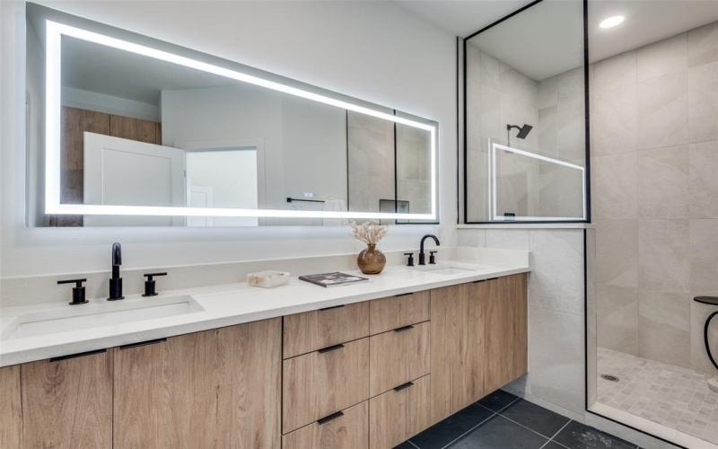 7337 Flyers Way, Dallas, TX 75235, 3 Habitaciones Habitaciones , ,2 BañosBaños,Residential,En Venta,7337 Flyers Way,0,21106995