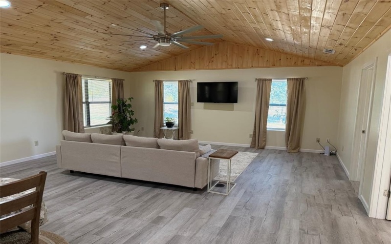 2106 FM 1647, Winnsboro, TX 75494, 3 Bedrooms Bedrooms, ,2 BathroomsBathrooms,Residential,For Sale,2106 FM 1647,0,21107118