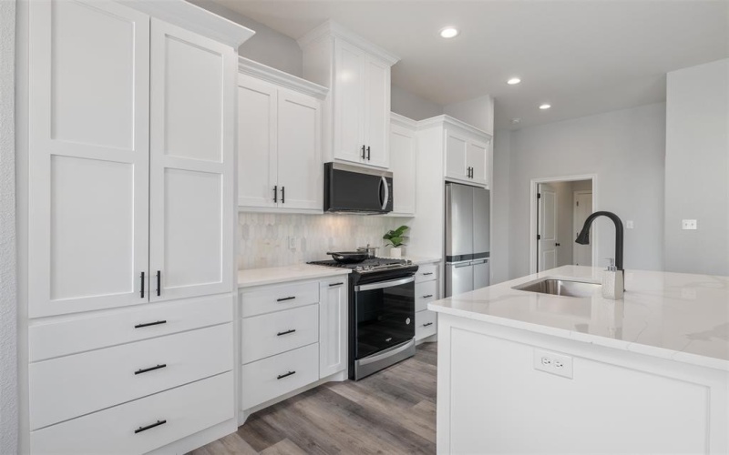 1013 Don Eve Court, Azle, TX 76020, 4 Bedrooms Bedrooms, ,2 BathroomsBathrooms,Residential,For Sale,1013 Don Eve Court,0,21107411