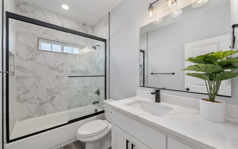 1013 Don Eve Court, Azle, TX 76020, 4 Bedrooms Bedrooms, ,2 BathroomsBathrooms,Residential,For Sale,1013 Don Eve Court,0,21107411