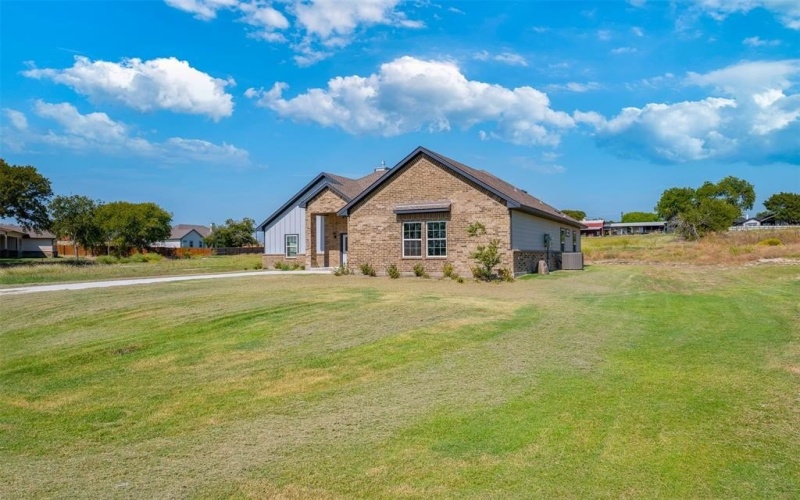 1013 Don Eve Court, Azle, TX 76020, 4 Bedrooms Bedrooms, ,2 BathroomsBathrooms,Residential,For Sale,1013 Don Eve Court,0,21107411