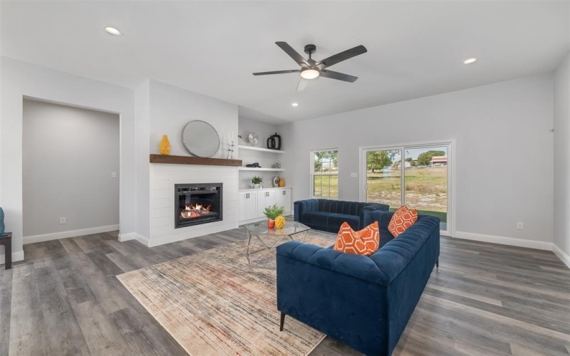 1013 Don Eve Court, Azle, TX 76020, 4 Bedrooms Bedrooms, ,2 BathroomsBathrooms,Residential,For Sale,1013 Don Eve Court,0,21107411