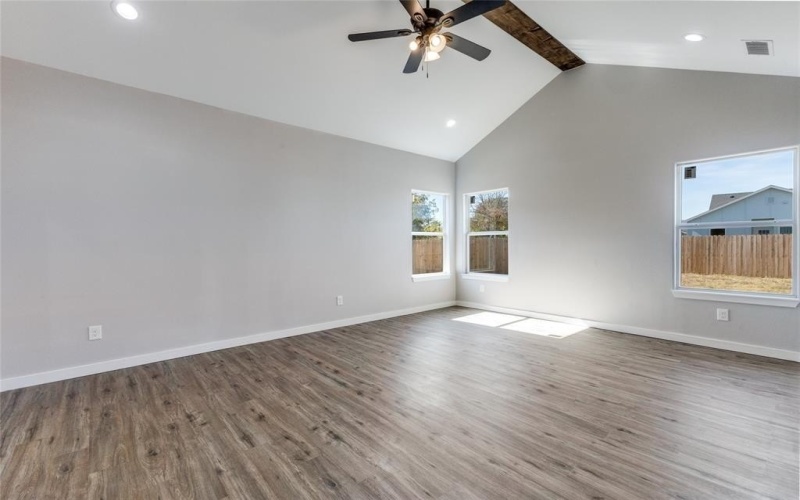 313 N Main Street, Randolph, TX 75475, 3 Habitaciones Habitaciones , ,3 BañosBaños,Residential,En Venta,313 N Main Street,0,21107454