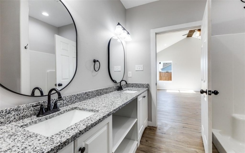 313 N Main Street, Randolph, TX 75475, 3 Habitaciones Habitaciones , ,3 BañosBaños,Residential,En Venta,313 N Main Street,0,21107454