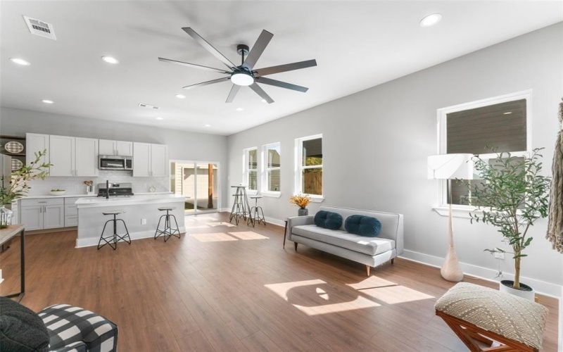 612 N Robinson Street, Cleburne, TX 76031, 3 Habitaciones Habitaciones , ,2 BañosBaños,Residential,En Venta,612 N Robinson Street,0,21096440