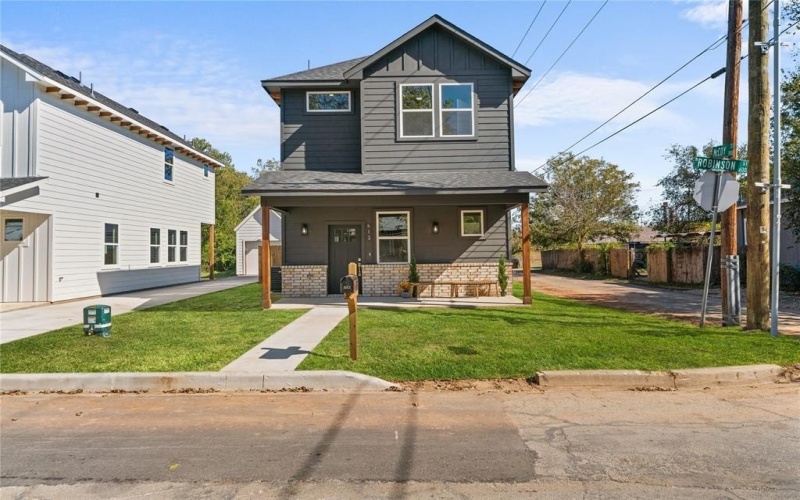 612 N Robinson Street, Cleburne, TX 76031, 3 Habitaciones Habitaciones , ,2 BañosBaños,Residential,En Venta,612 N Robinson Street,0,21096440