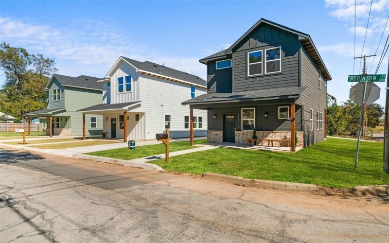 612 N Robinson Street, Cleburne, TX 76031, 3 Habitaciones Habitaciones , ,2 BañosBaños,Residential,En Venta,612 N Robinson Street,0,21096440